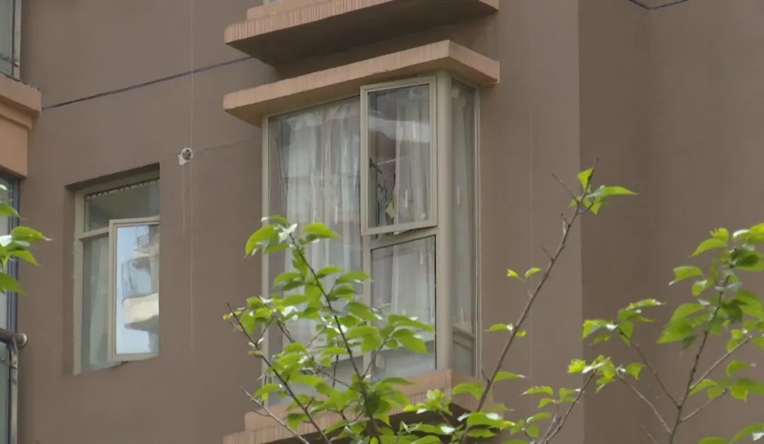 离婚后前夫不付抚养费、还霸占自己的房子!女子无奈求助 离婚后前夫不付抚养费、还霸占自己的房子!女子无奈求助