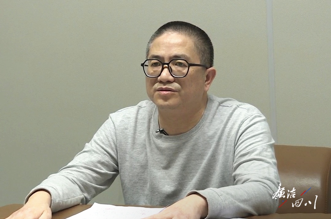 内江一落马官员7万元眼镜说买就买，贪了两千多万！儿子也……