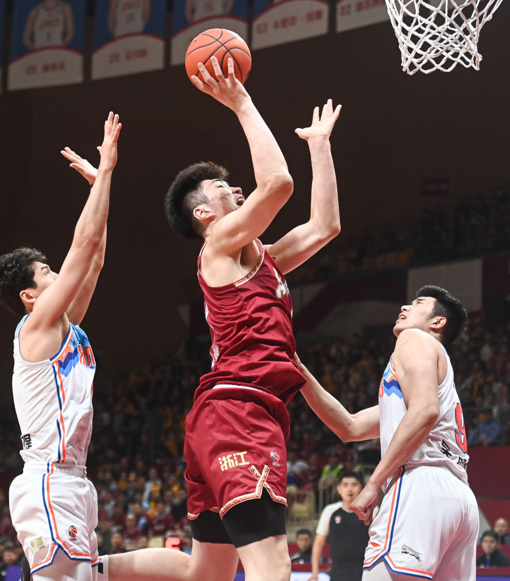 老将筑基辽宁王朝 新星涌现群雄逐鹿——CBA季后赛综述 老将筑基辽宁王朝 新星涌现群雄逐鹿——CBA季后赛综述