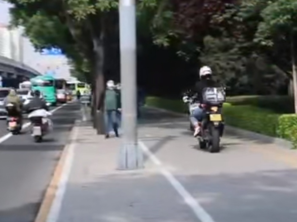 这是错上加错上加错！