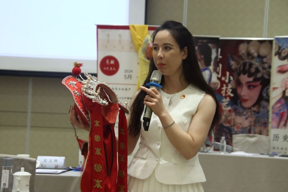 青年夜校点亮青春梦想