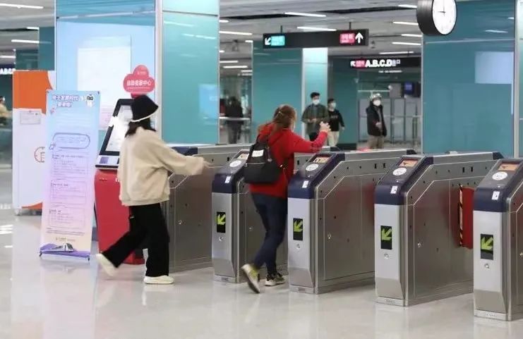 广州地铁明确：10分钟内免费！