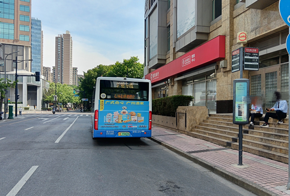增设市中心站点设施，上海全市46条“市通郊”公交线路将再次梳理优化调整