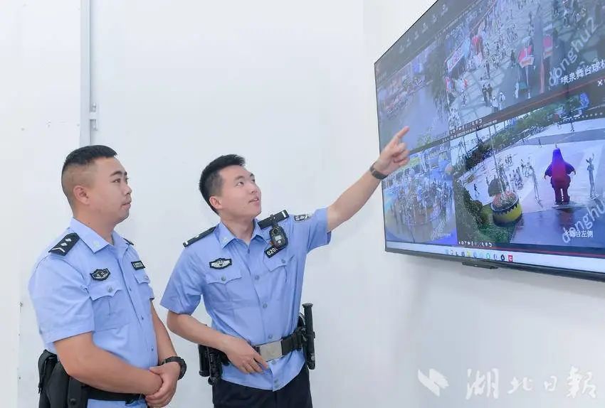 来自稻城亚丁的辅警小伙土登 来自稻城亚丁的辅警小伙土登