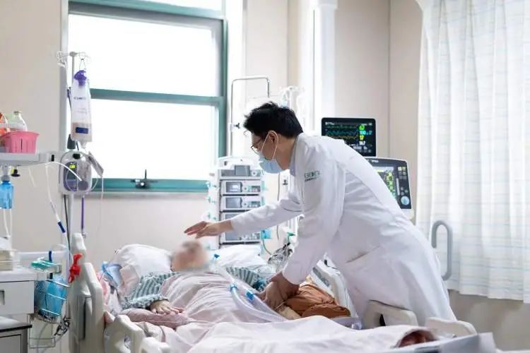 30岁小伙睡梦中突发脑溢血…警惕!这个习惯很多人都有 30岁小伙睡梦中突发脑溢血…警惕!这个习惯很多人都有