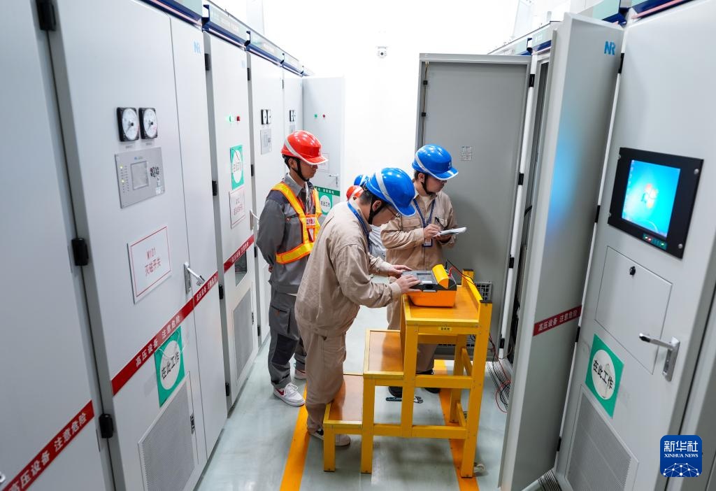 世界最高电压等级换流站“稳压器”体检