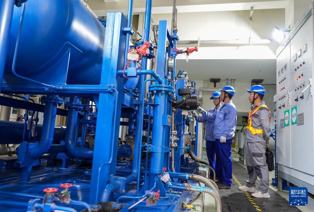 世界最高电压等级换流站“稳压器”体检