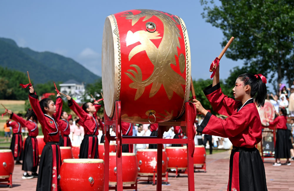 麦田里的儿童艺术节