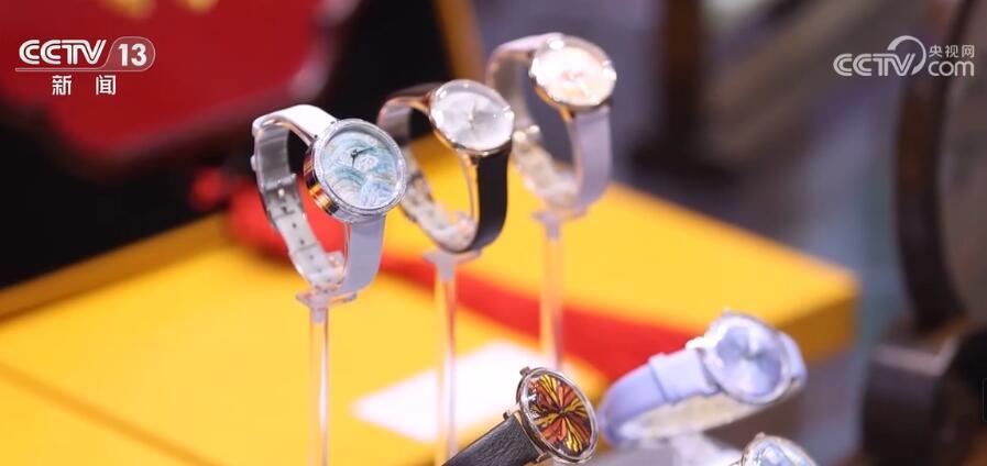 用数字技术“激活”非遗文化 传承、创新成为文博会“关键词” 用数字技术“激活”非遗文化 传承、创新成为文博会“关键词”