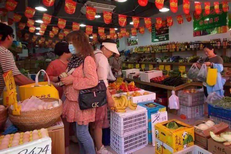 上海这里清晨叫卖声不断,居民抗议!店家诉苦… 上海这里清晨叫卖声不断,居民抗议!店家诉苦…