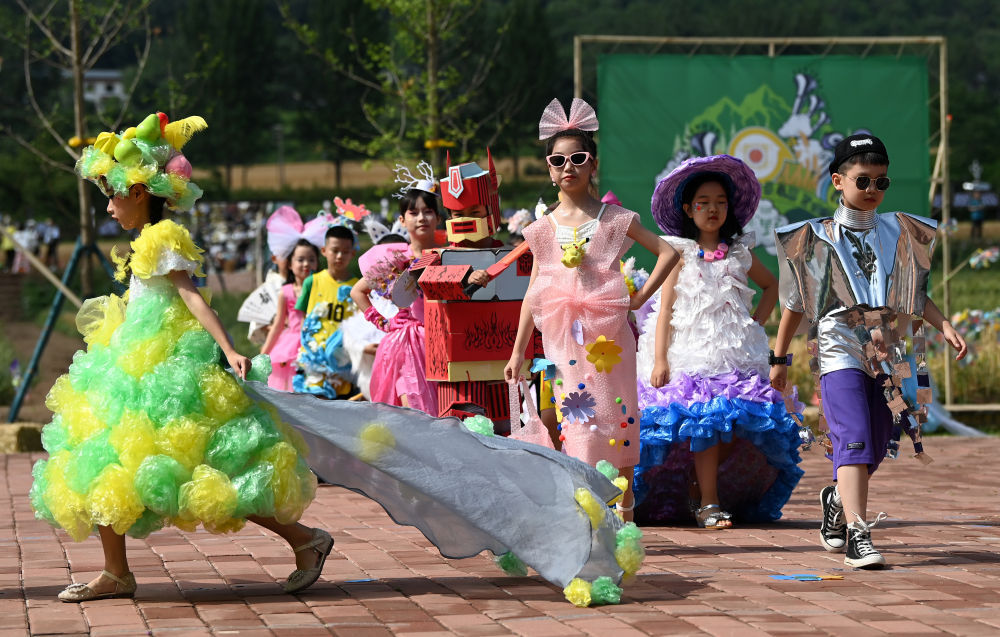麦田里的儿童艺术节