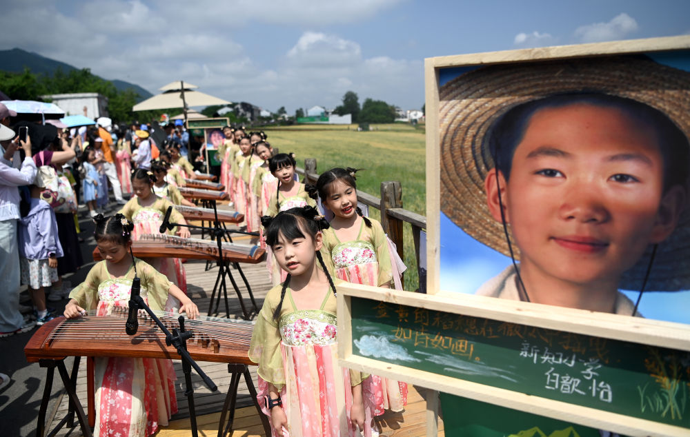 麦田里的儿童艺术节