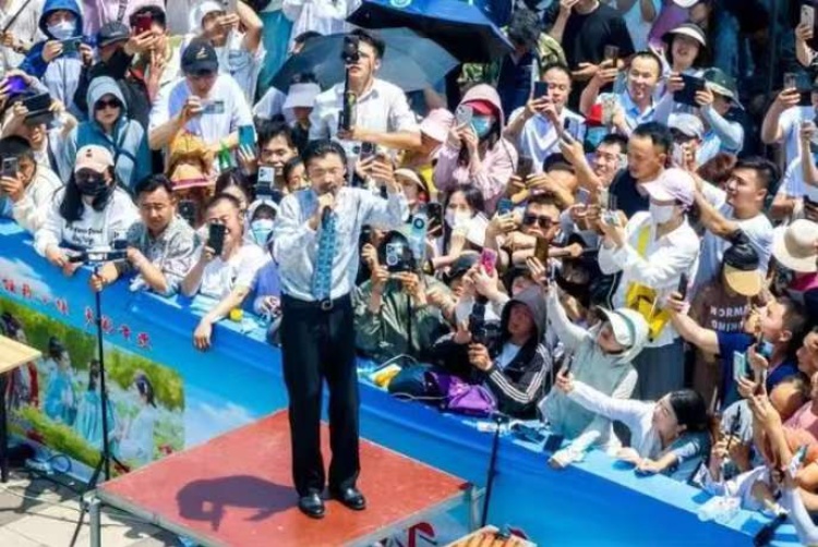 菏泽南站从爆火到冷清:小贩亏钱离开,郭有才回归无期 菏泽南站从爆火到冷清:小贩亏钱离开,郭有才回归无期