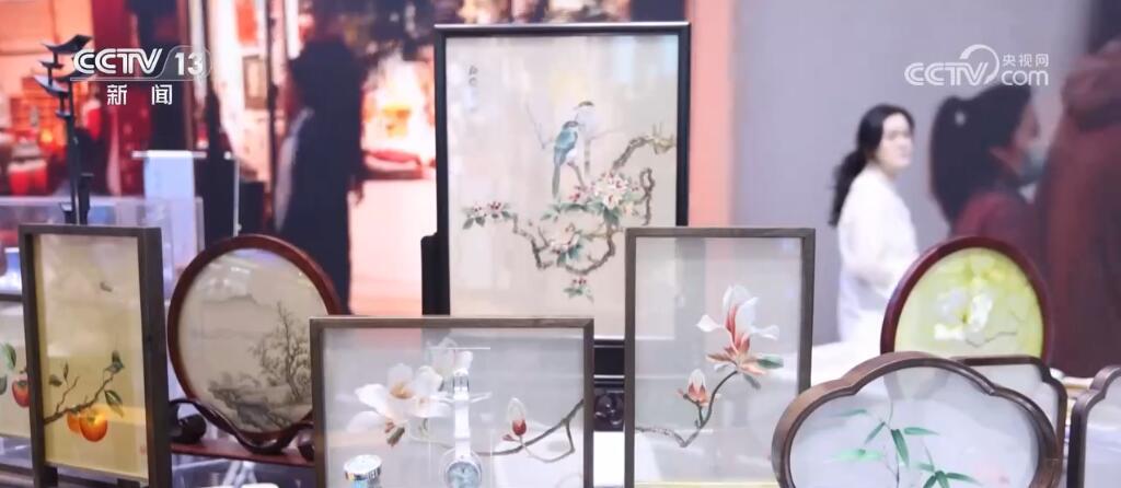 用数字技术“激活”非遗文化 传承、创新成为文博会“关键词” 用数字技术“激活”非遗文化 传承、创新成为文博会“关键词”