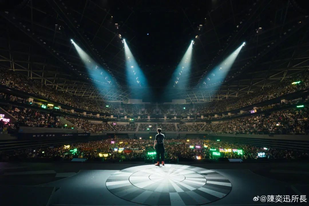 知名男星哭了,并发文道歉! 知名男星哭了,并发文道歉!