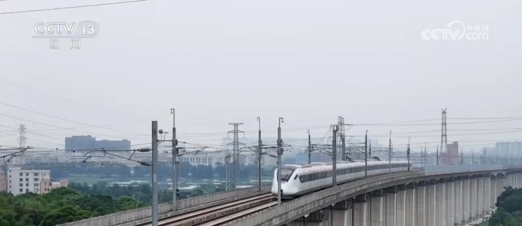 一张网、一张票、一串城 “地铁化”城际列车加速推进粤港澳大湾区一体化 一张网、一张票、一串城 “地铁化”城际列车加速推进粤港澳大湾区一体化