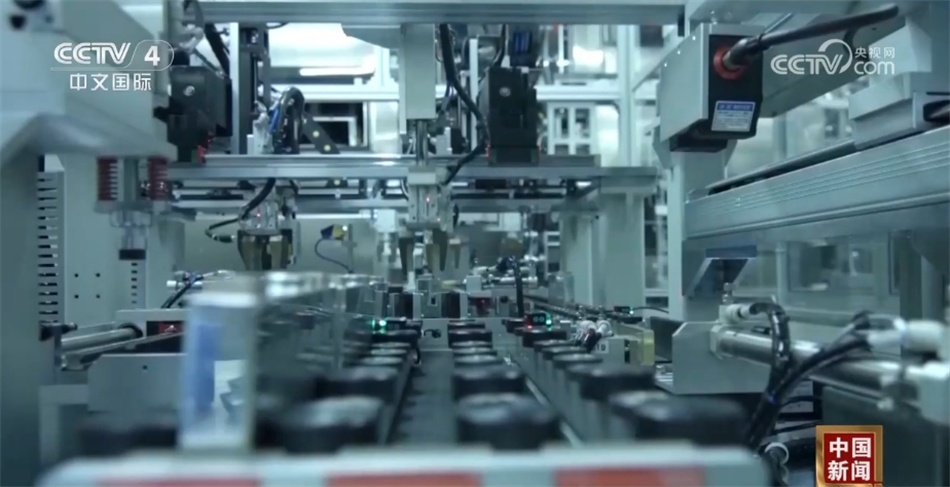 中国应对美国贸易保护主义打出“组合拳” 更高水平开放展现大国担当