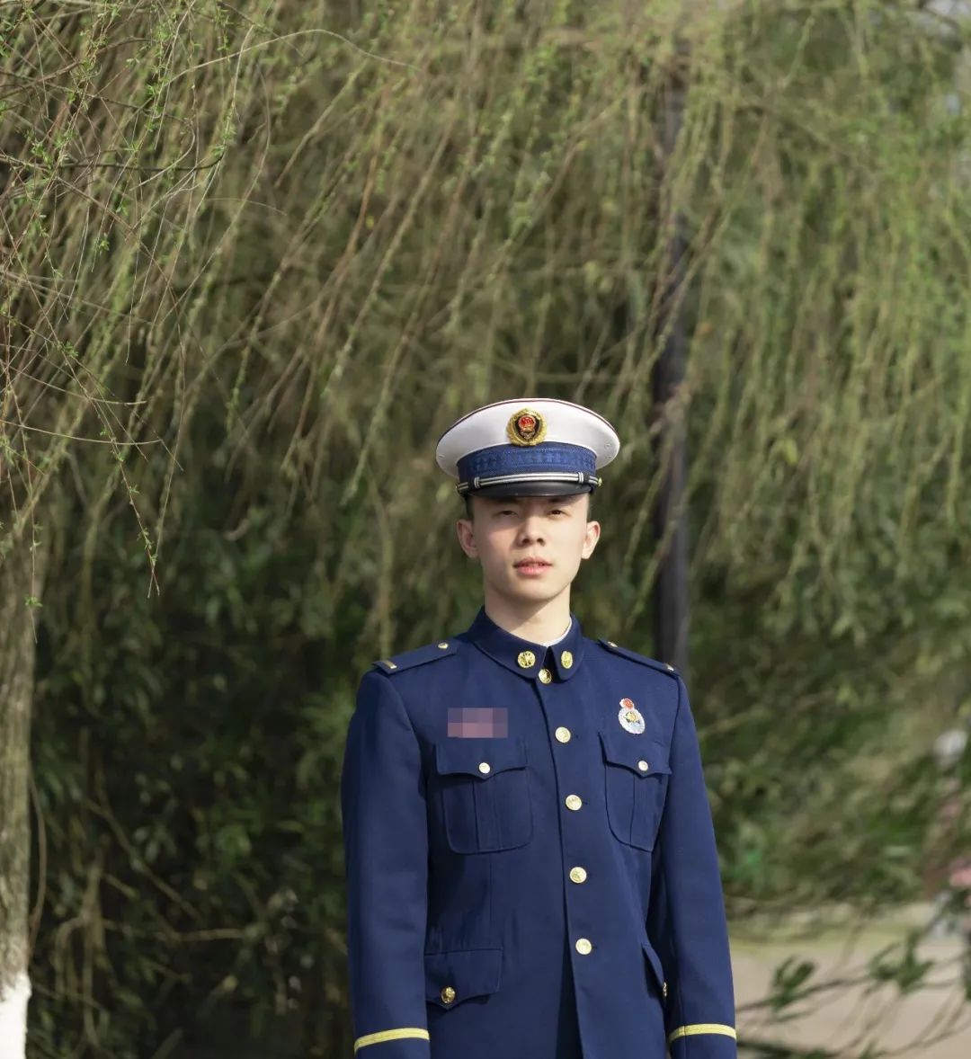 “求你们赶快跑，要爆炸了，别管我了……”