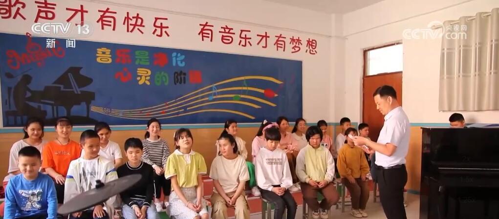 “苔花如米小，也学牡丹开” 他用音乐“点亮”盲童人生路
