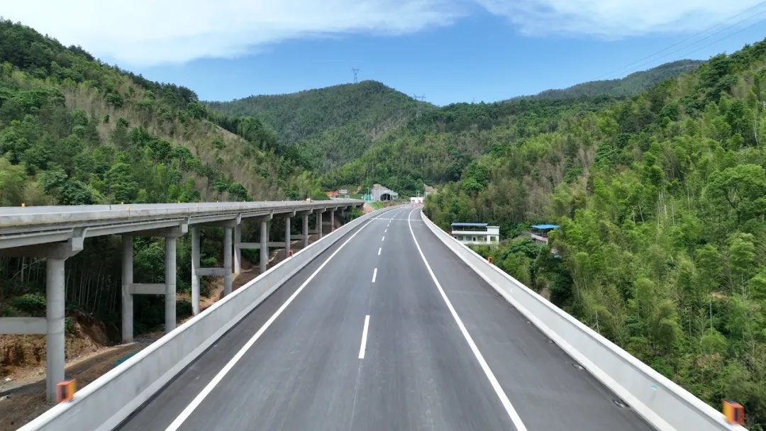 湖南这两条高速公路，即将建成通车！