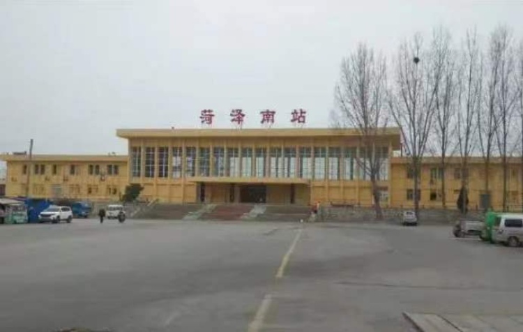 菏泽南站从爆火到冷清:小贩亏钱离开,郭有才回归无期 菏泽南站从爆火到冷清:小贩亏钱离开,郭有才回归无期