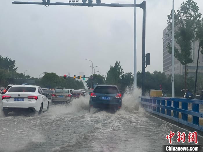 安徽多地遇暴雨  85个站降水量超过100毫米