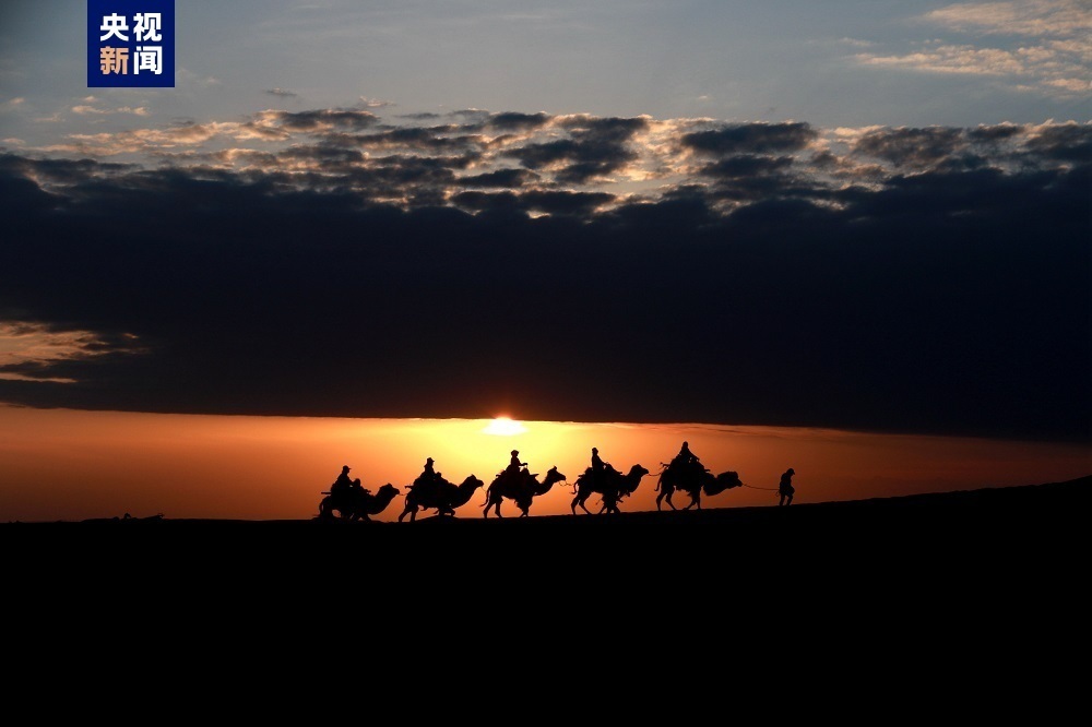 去鸣沙山月牙泉看日出吧 景区开放时间有调整 去鸣沙山月牙泉看日出吧 景区开放时间有调整