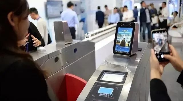 天津地铁刷脸乘车正式上线，操作方法→