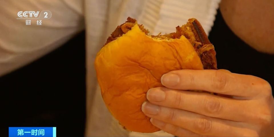 美国麦当劳汉堡价格上涨200%!近80%受访者认为吃快餐奢侈 美国麦当劳汉堡价格上涨200%!近80%受访者认为吃快餐奢侈