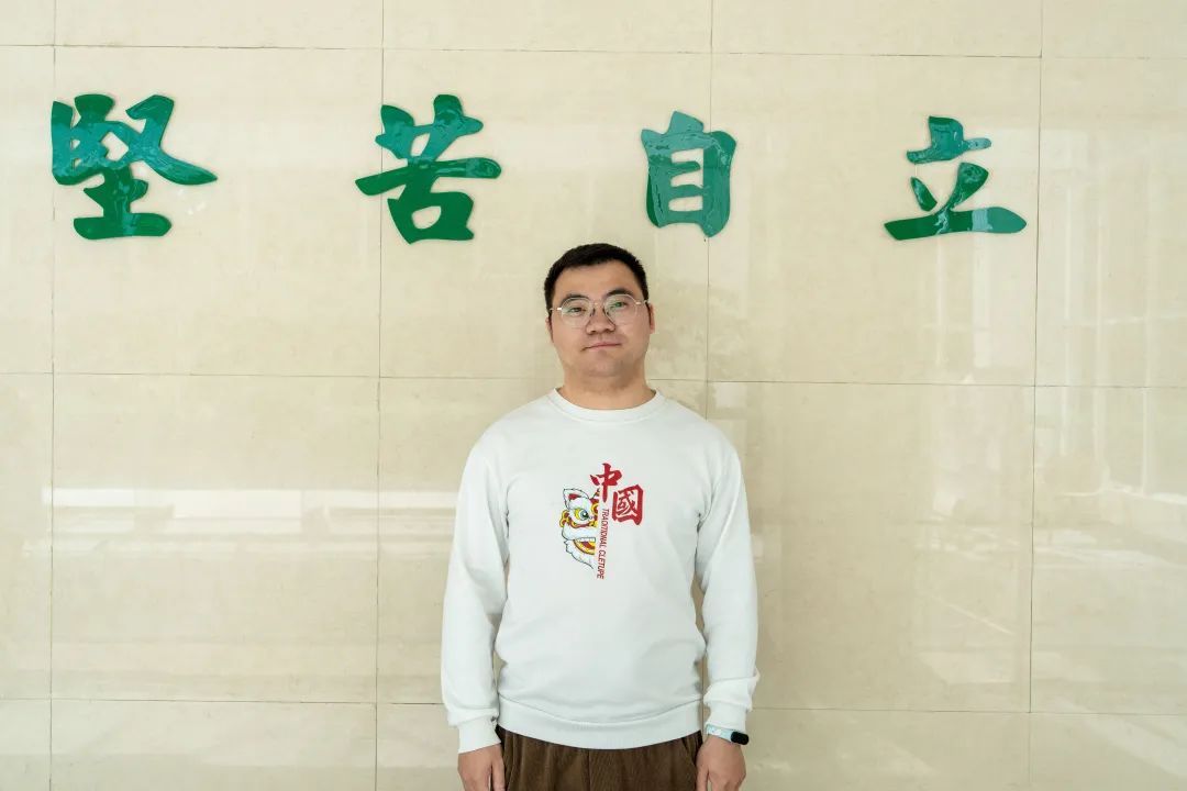 独一无二的毕业礼物！江苏学子把全班28名毕业生的名字写成......