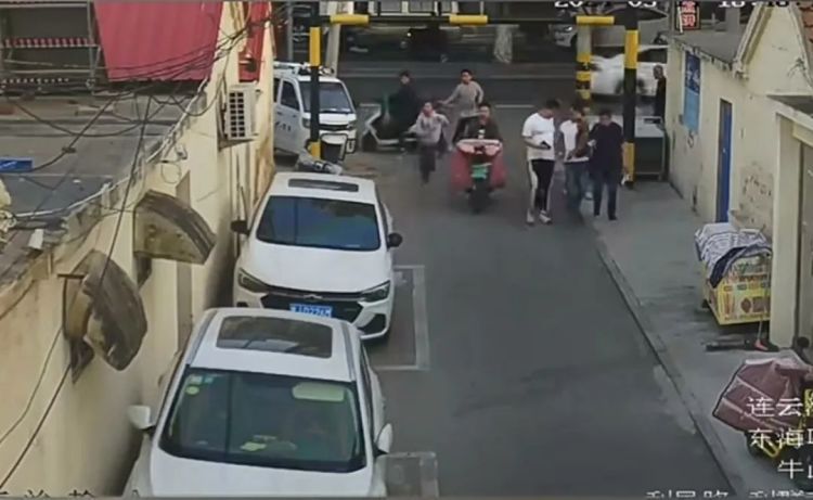 他逃，他追，他插翅难飞！民警狂奔3000米后成功擒获电诈逃犯