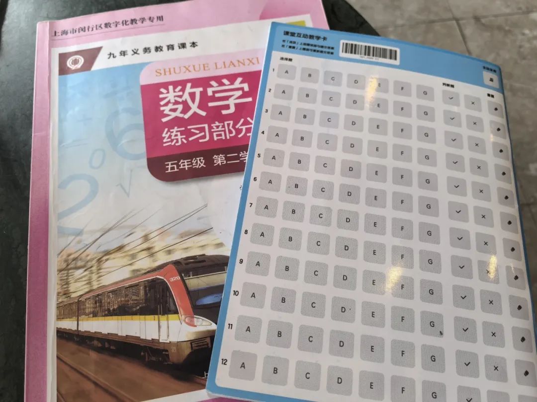 有学校推广“智慧笔”，家长：书包有30斤！更折腾人的是...