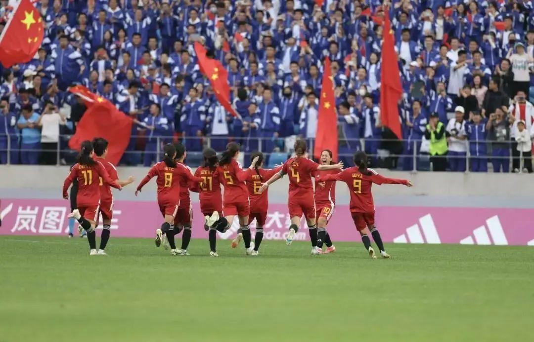 激动！这支中国女足斩获世界冠军