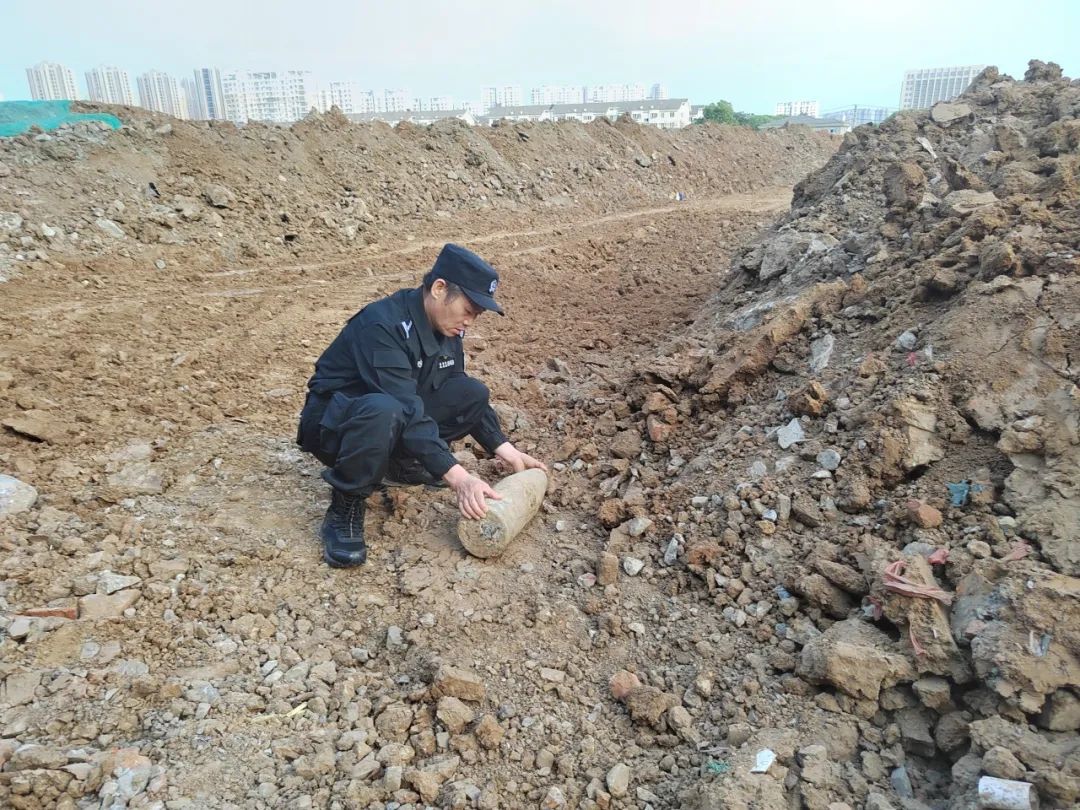 太吓人了!镇江一工地竟然挖出…… 太吓人了!镇江一工地竟然挖出……
