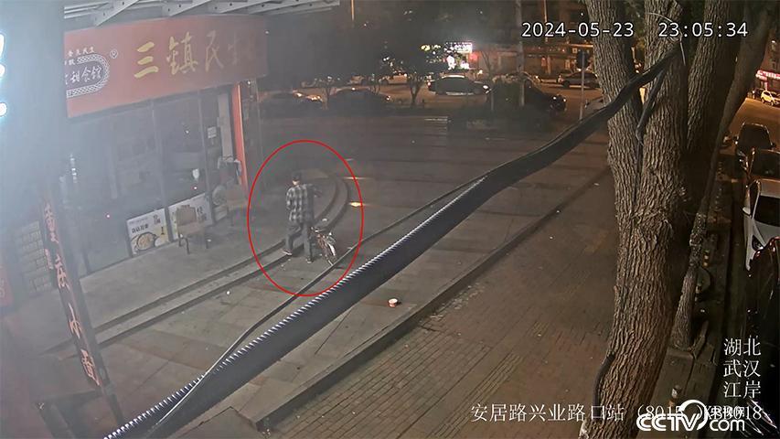 七旬老人彻夜未归，民警骑车快速找回
