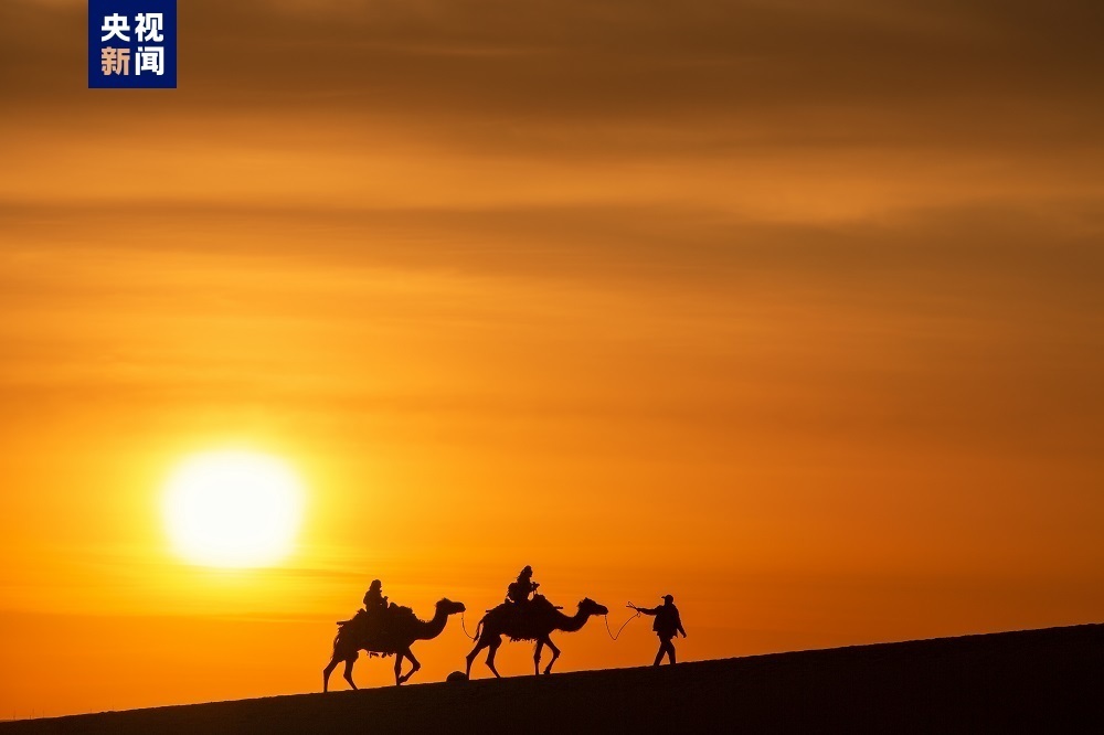 去鸣沙山月牙泉看日出吧 景区开放时间有调整 去鸣沙山月牙泉看日出吧 景区开放时间有调整