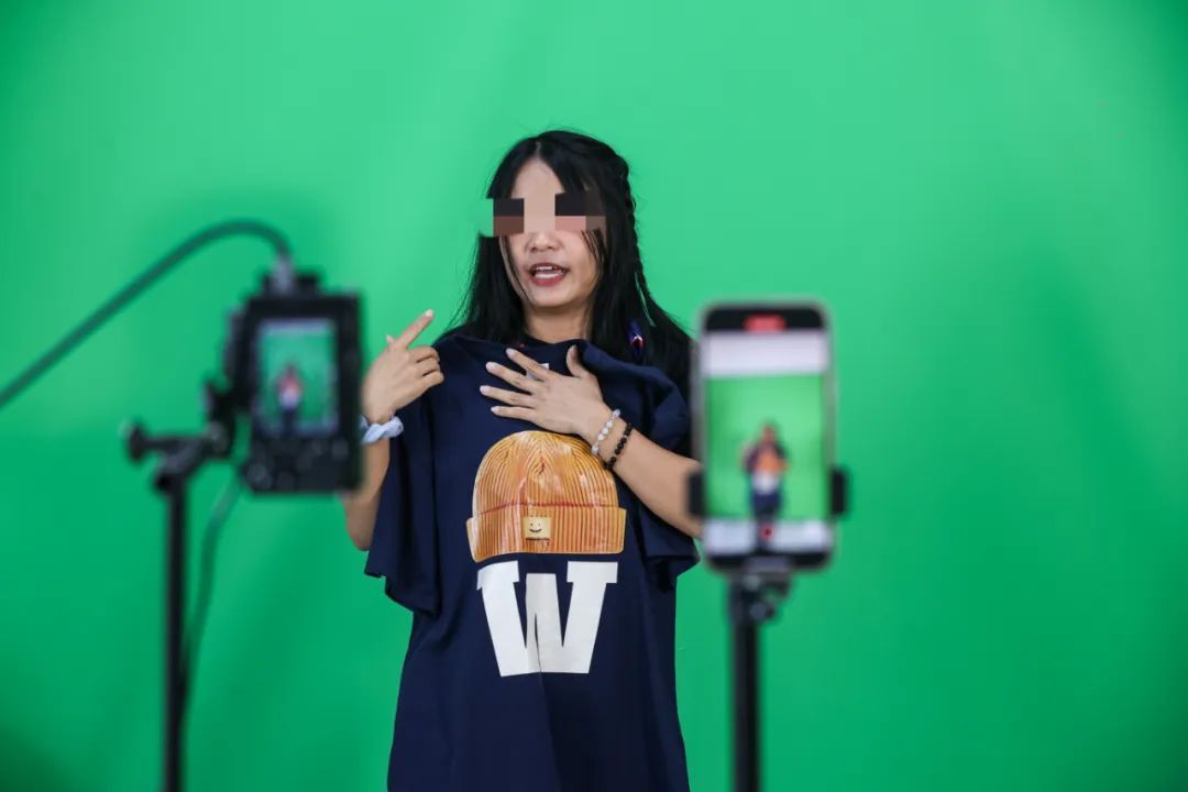 大学生,被困在直播里? 大学生,被困在直播里?