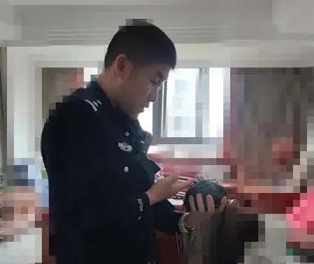 “缅甸王子”高价收购的“翡翠原石”,被她买到了...... “缅甸王子”高价收购的“翡翠原石”,被她买到了......