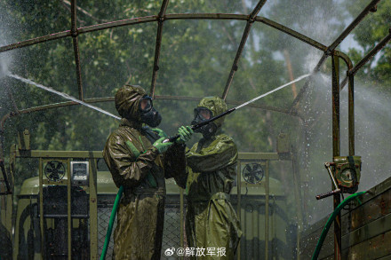 防化兵洗消训练日常 防化兵洗消训练日常