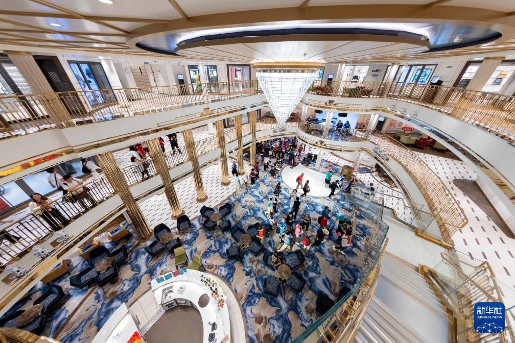 高质量发展调研行丨走进运营中的“爱达·魔都号” 高质量发展调研行丨走进运营中的“爱达·魔都号”