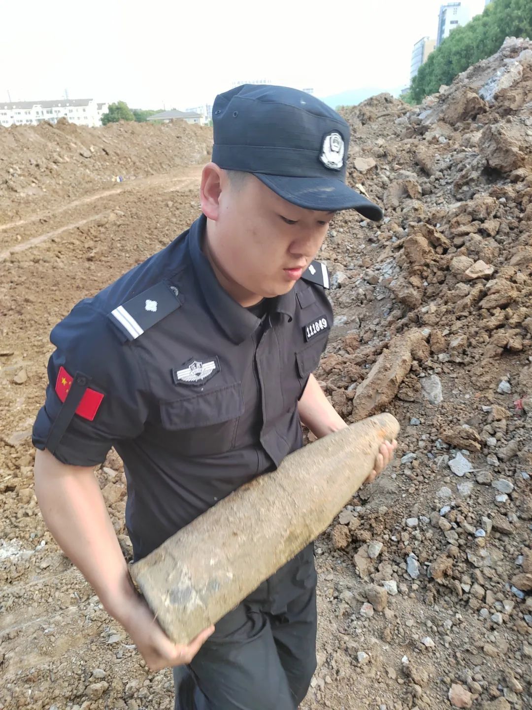 太吓人了!镇江一工地竟然挖出…… 太吓人了!镇江一工地竟然挖出……