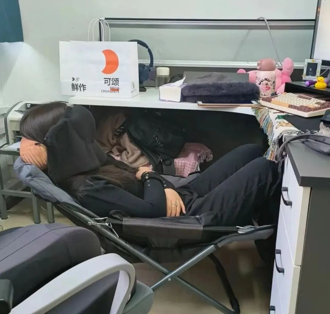 按摩+午休=55元!昆明有商家推出“午休睡眠套餐”,受上班族欢迎 按摩+午休=55元!昆明有商家推出“午休睡眠套餐”,受上班族欢迎