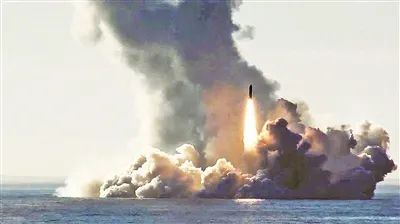 俄新型潜射弹道导弹正式服役