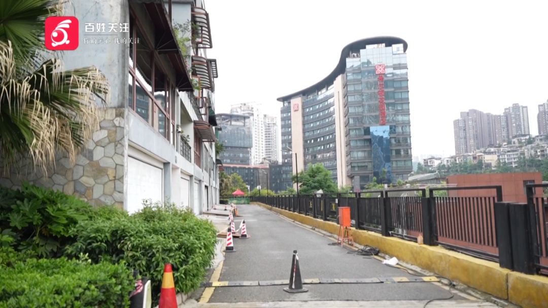 “吓得不敢睡觉！”贵阳一小区发生塌方滑坡，居民又气又怕：四年前就塌过！