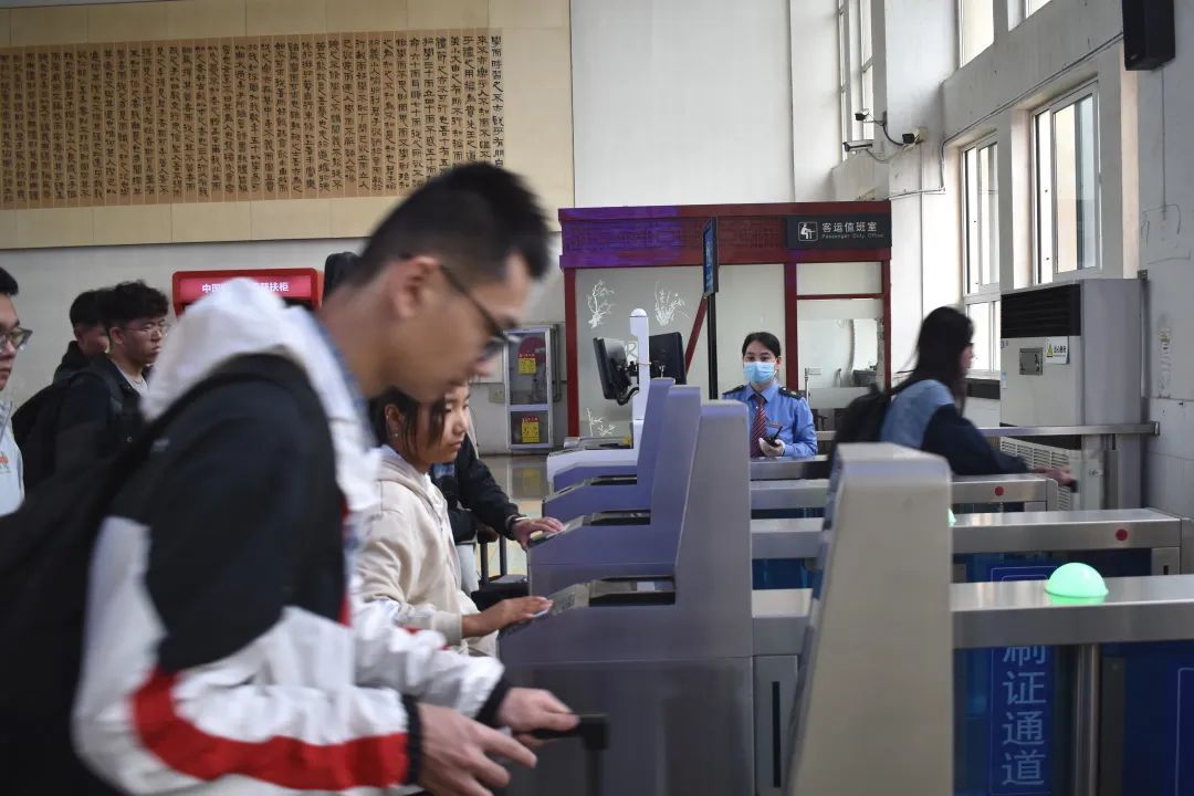 @火车出行需要换乘的旅客，这些换乘要点需要注意啦