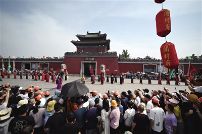 收客、服务“两张皮” 旅游团层层分包躲监管