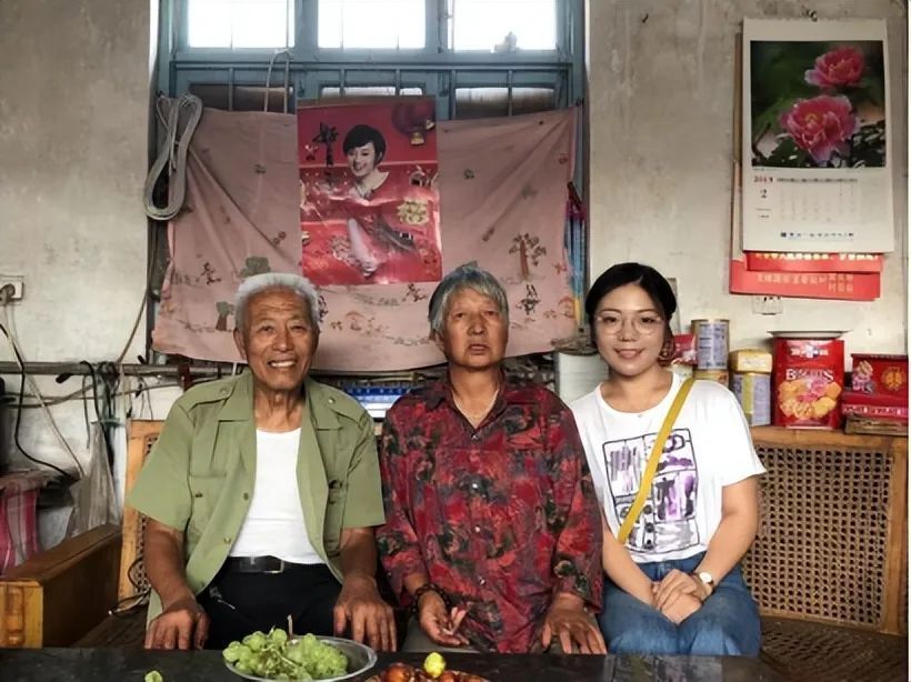 老人连寄七年特产，还邀请陌生女孩参加孙子婚礼，真相让人点赞！