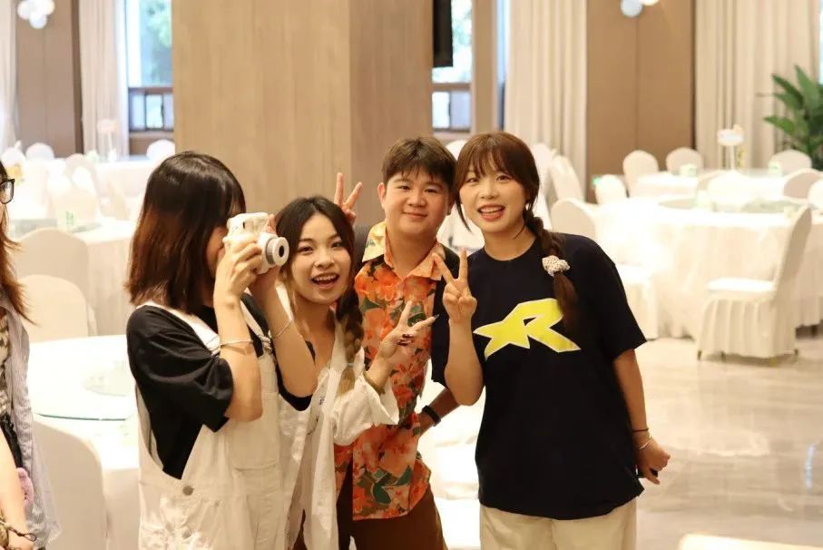 最后一顿饭，学校请你吃！网友：“现在回学校还来得及吗？”