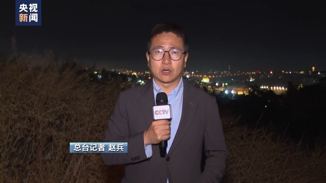 拉法又一难民营地遭袭 幸存者：轰炸来得突然 家人惨遭伤害