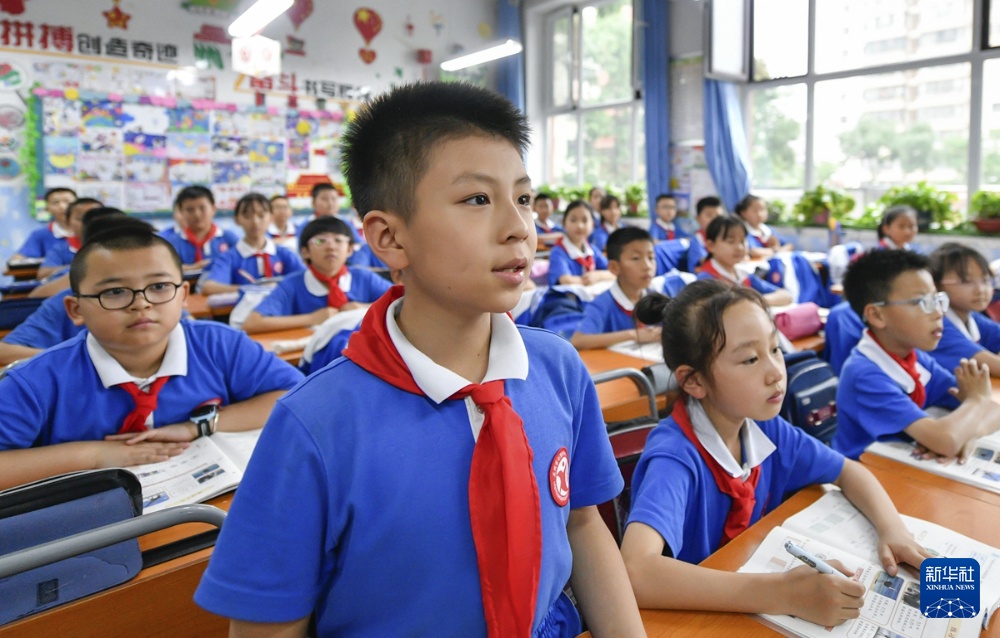 了不起的童年丨这个小小讲解员为何“一讲成名”？